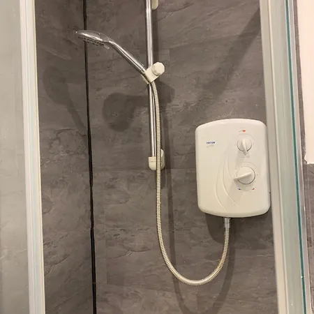 Private Near Uni Centre Self Check-in Δωμάτια σε οικογενειακή κατοικία Μπράντφορντ