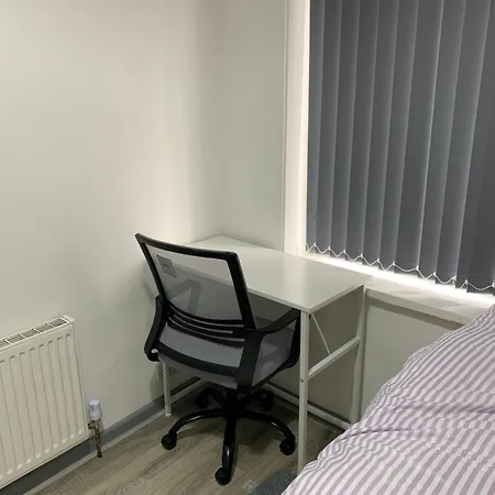 Private Near Uni Centre Self Check-in Δωμάτια σε οικογενειακή κατοικία Μπράντφορντ